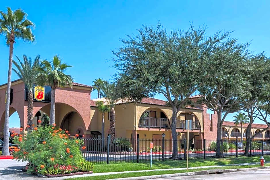 Super 8 by Wyndham Houston/NASA/Webster Area