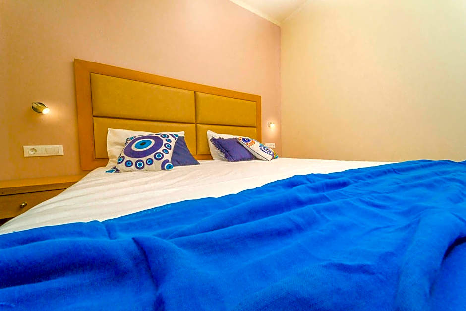 Amaryllis front beach hotel