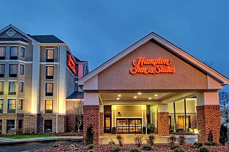 Hampton Inn & Suites Asheville Airport