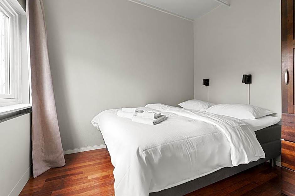 Enter Amalie Apartment Hotel