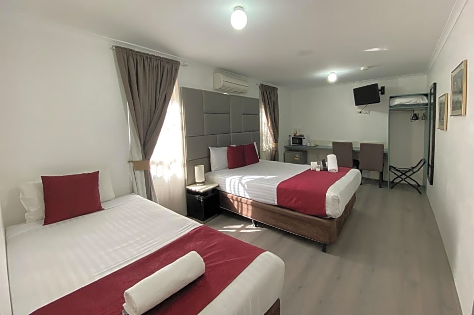 Photo 1 of 3 of Twin Room