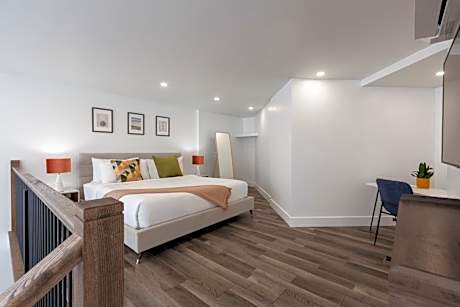 Loft King Suite - Non-Smoking