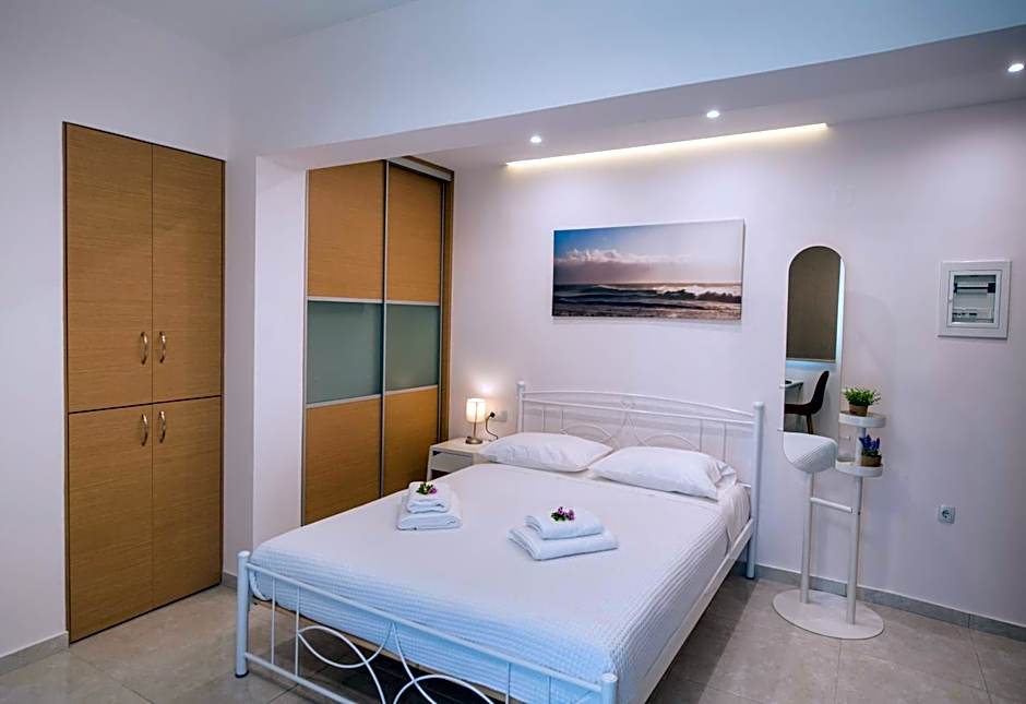 Bounatsa Studios & Apartments