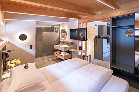 Apartment (2 Adults)