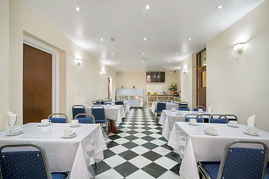 Cranbrook Hotel