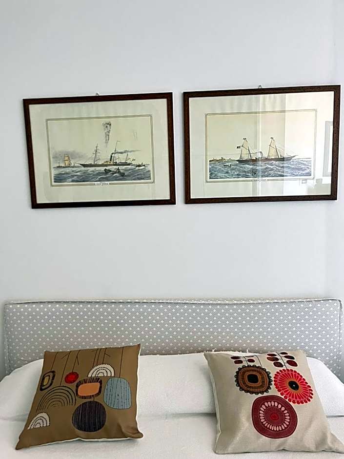 VelaLatina Residence B&B Soverato - Camera Maestrale & Camera Tramontana