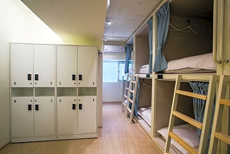 Bunk Bed in 8-Bed Female Dormitory Room