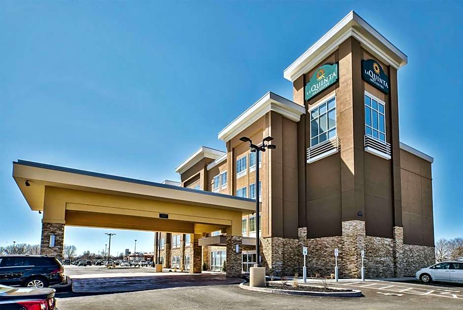 Photo 1 of 24 of La Quinta Inn & Suites by Wyndham Niagara Falls
