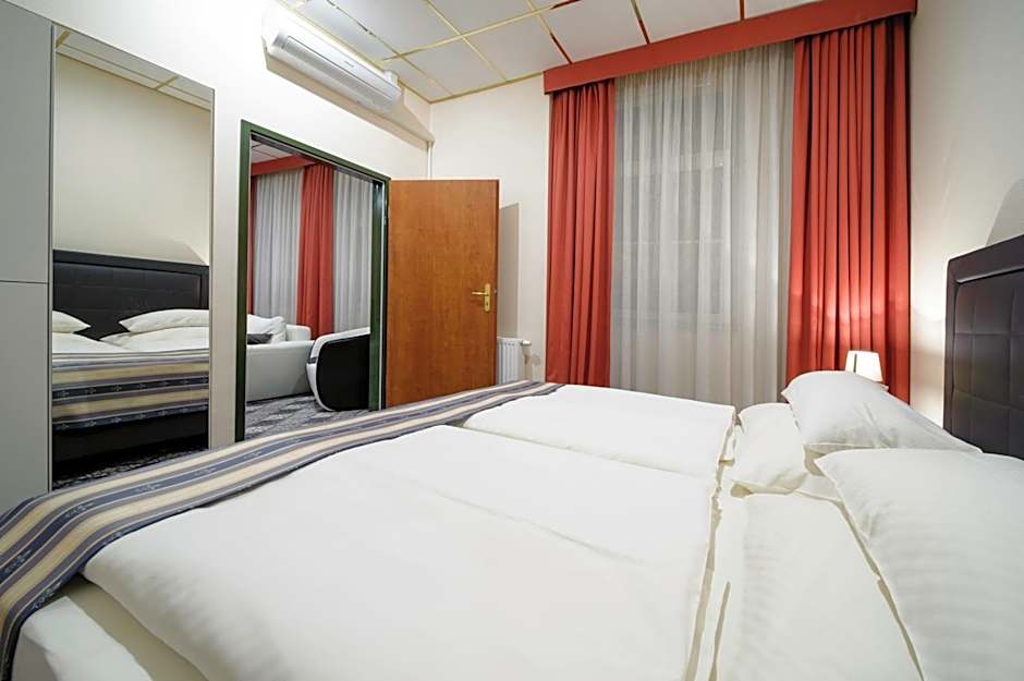 SkyHotelGwarna