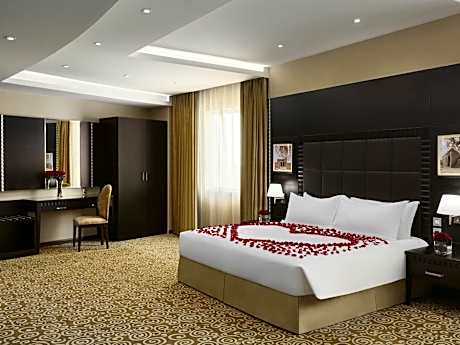 Honeymoon Suite