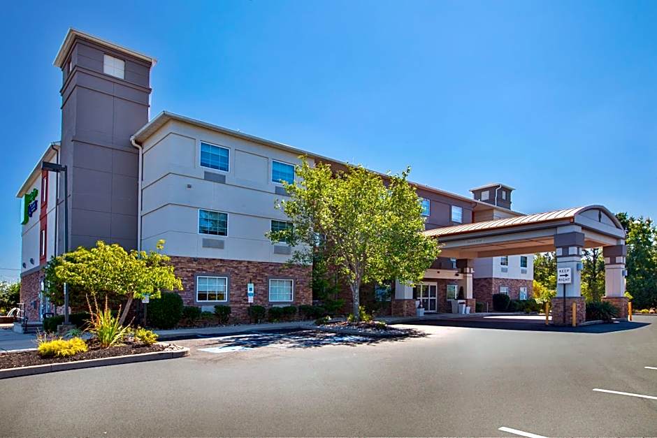 Holiday Inn Express & Suites Absecon-Atlantic City Area By IHG