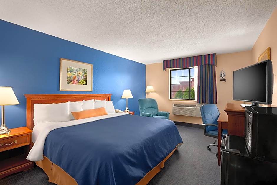 Days Inn by Wyndham Keene NH