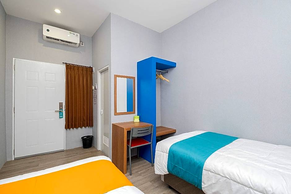 Sans WM Hotel Blitar