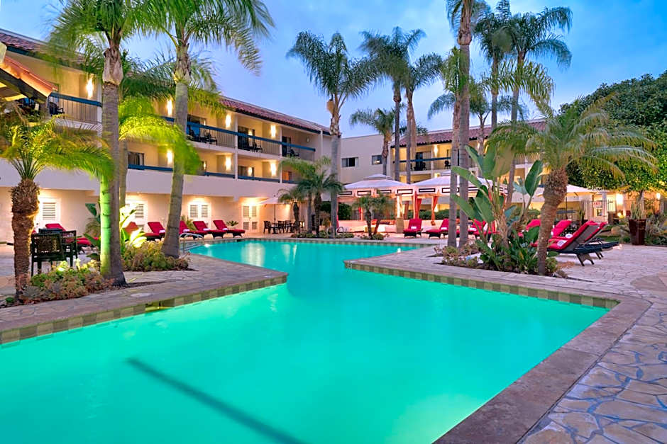 Atrium Hotel At Orange County Airport