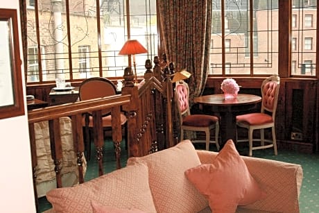 Junior Suite - Basement