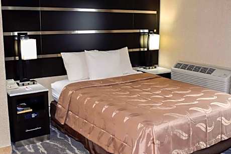 1 King Bed, Nonsmoking