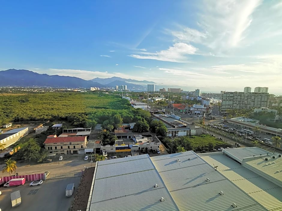 Holiday Inn & Suites Puerto Vallarta Marina & Golf By IHG