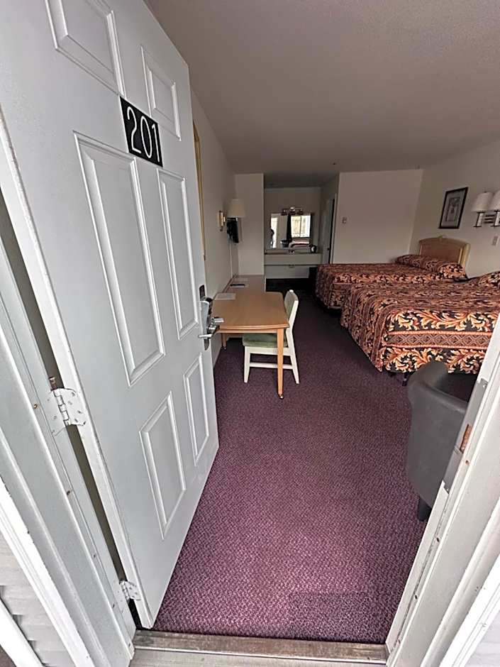 Photo 1 of 5 of Double Room