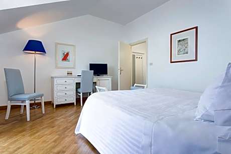 Standard Double Room with Sea View