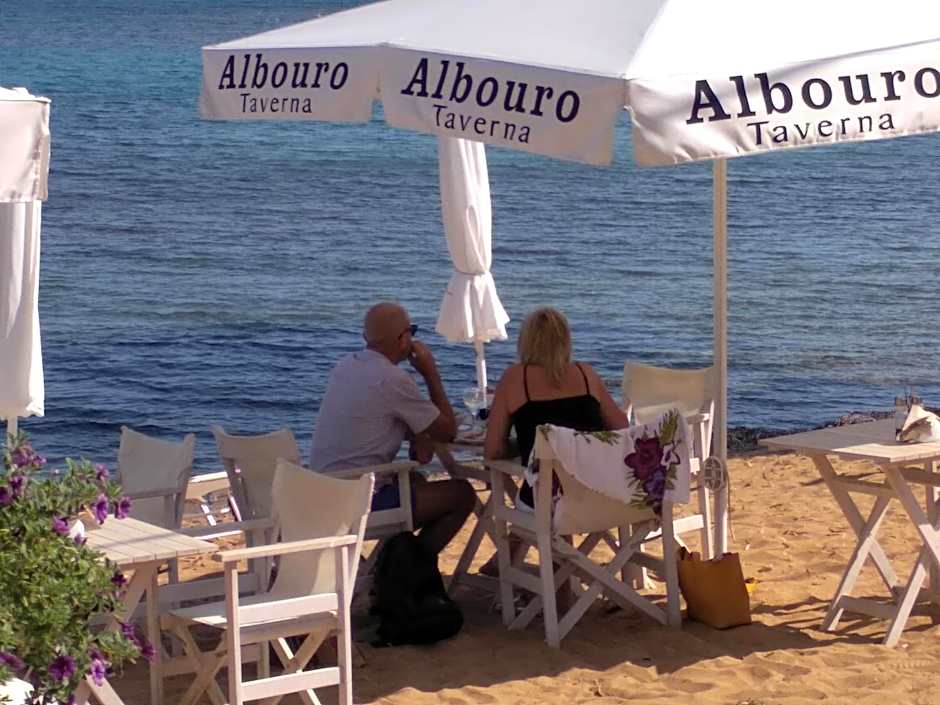 Albouro seafront apartments