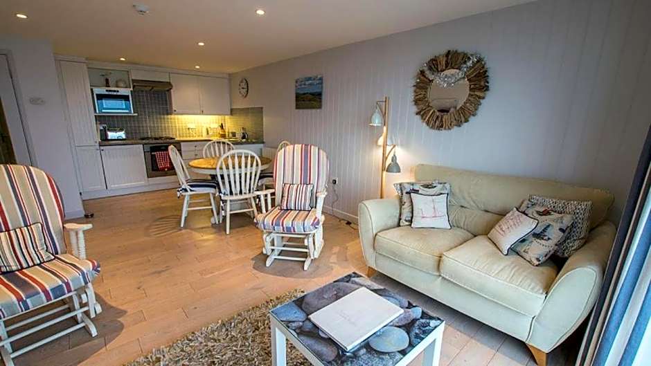 Chesil Beach Lodge Burton Bradstock Dorset DT64RJ