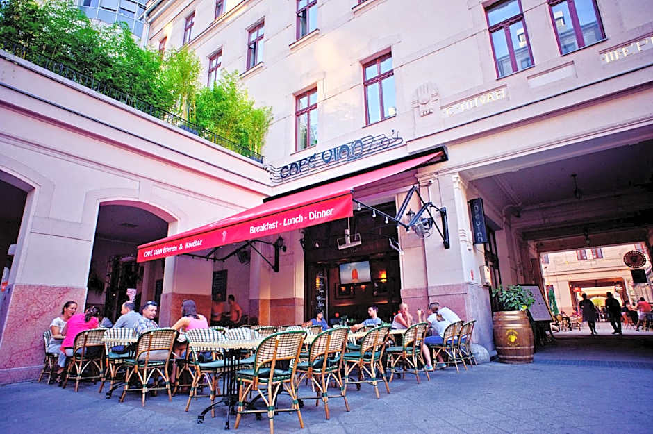 Mango Aparthotel