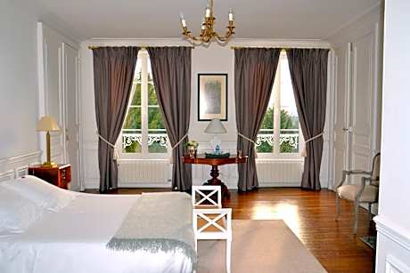 Queen Room with Garden View