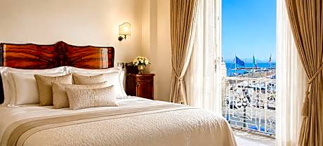 Deluxe Double or Twin Room with Window