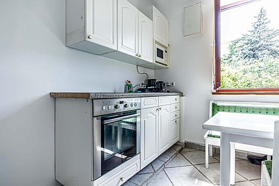 Comfy Rooms in Shared villa with Terrace and Garden