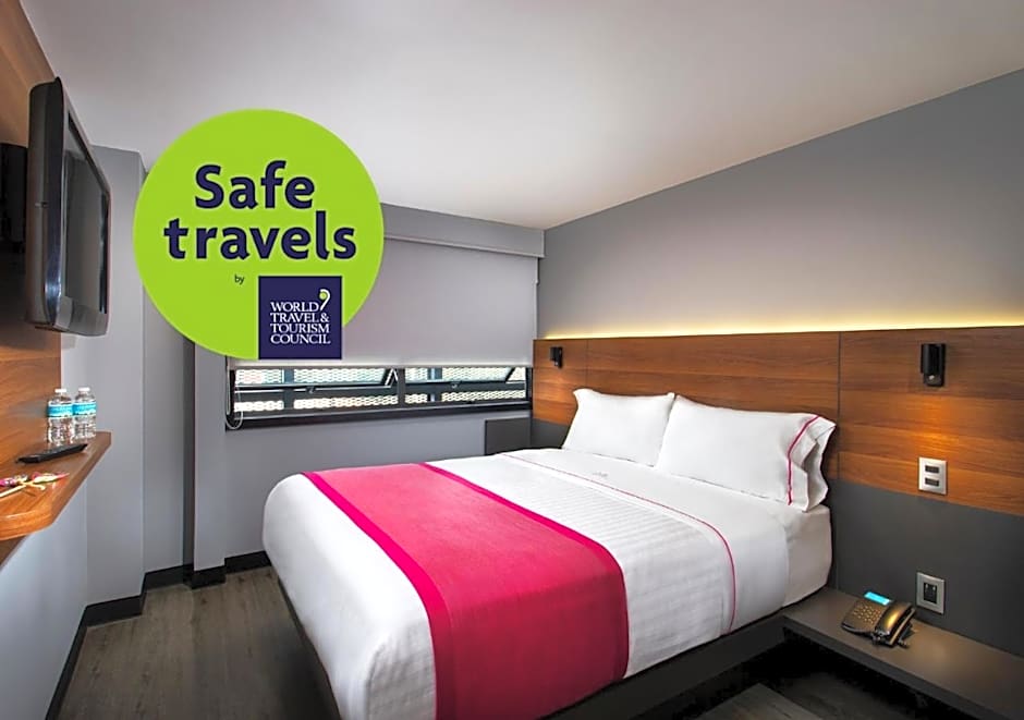 Hotel MX aeropuerto CDMX Trademark Collection by Wyndham