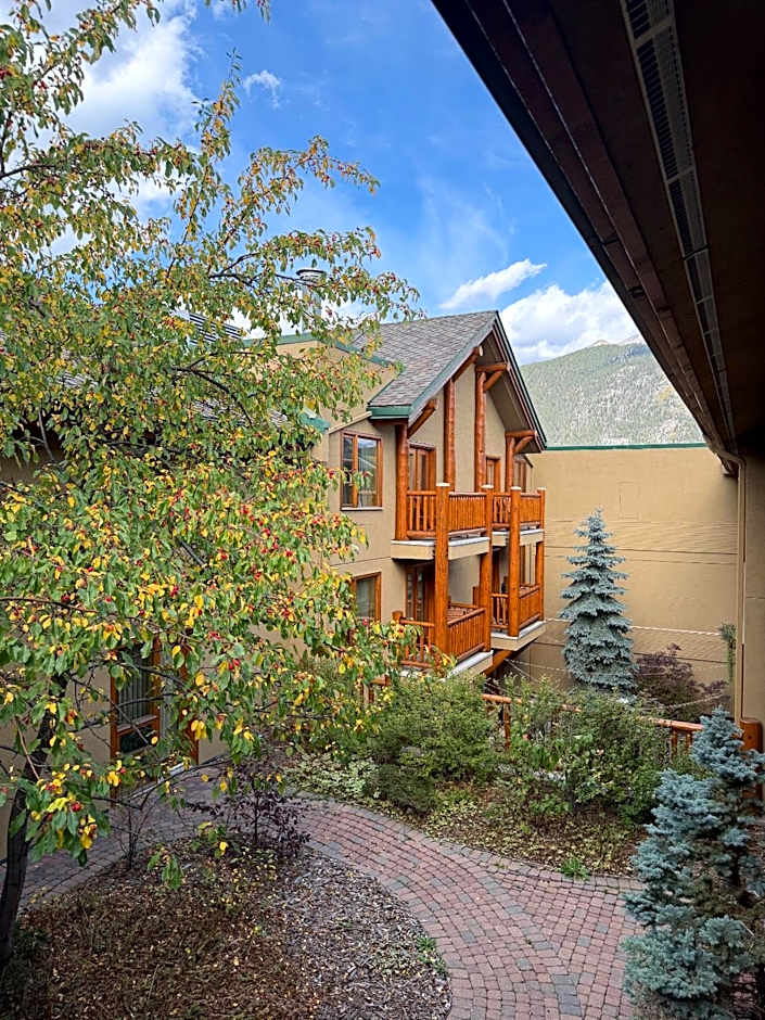 Brewster Mountain Lodge