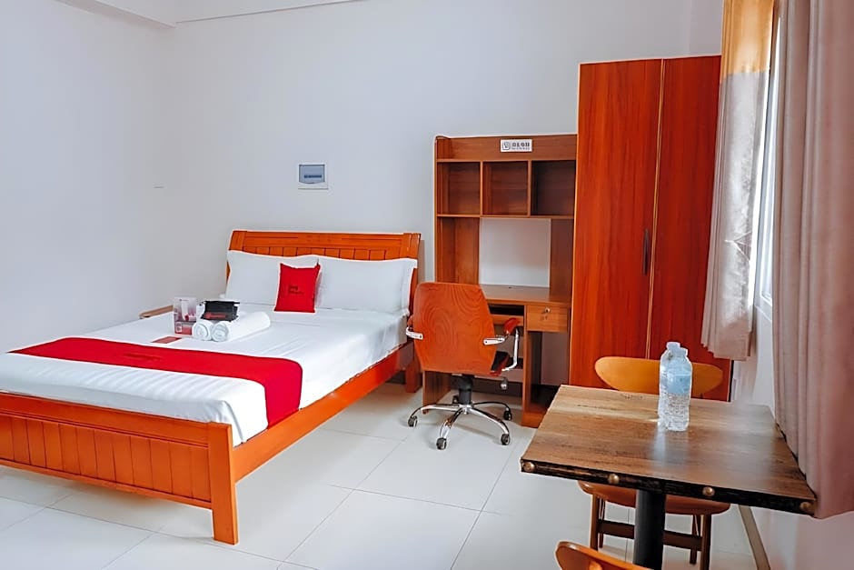 RedDoorz Plus near Camella La Brisa Lapulapu