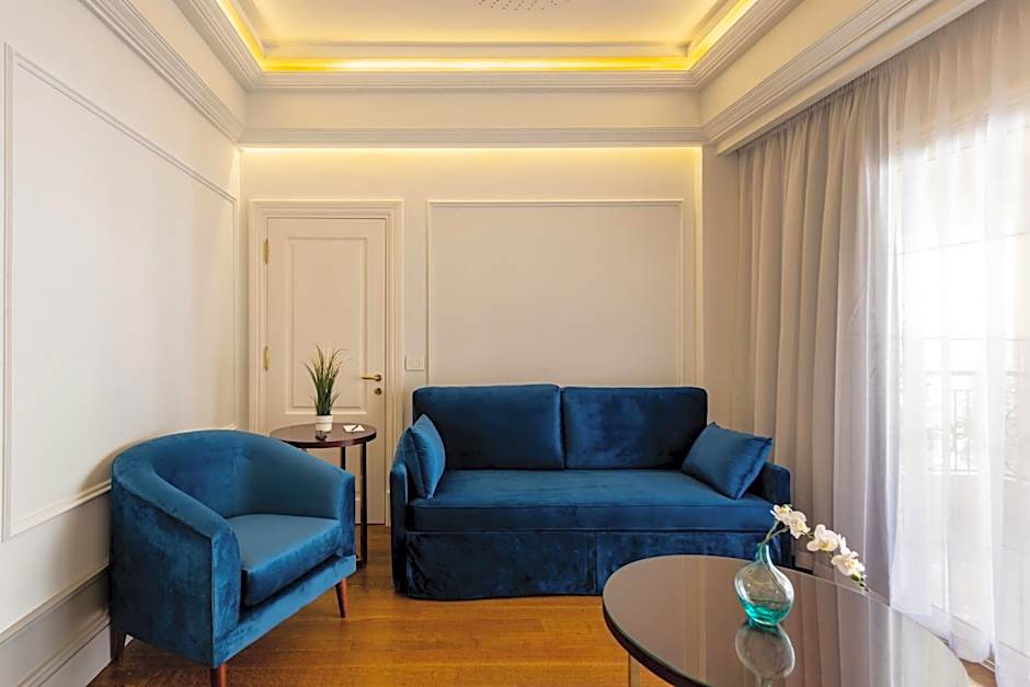 Maran Residence