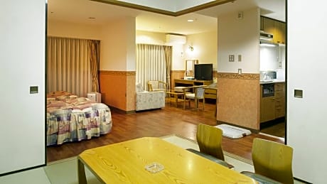 Deluxe Japanese-Western Style Room