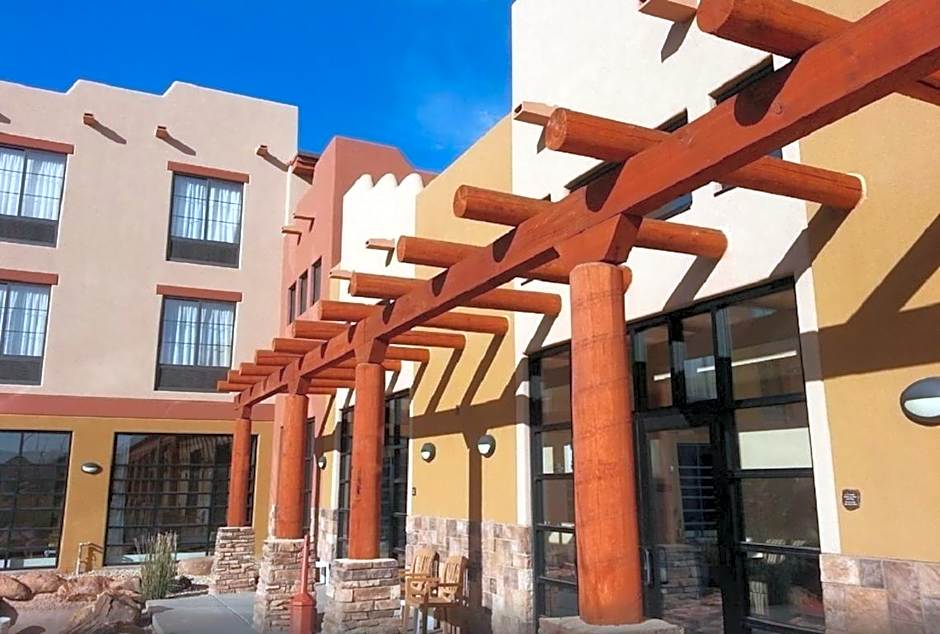 Moenkopi Legacy Inn & Suites