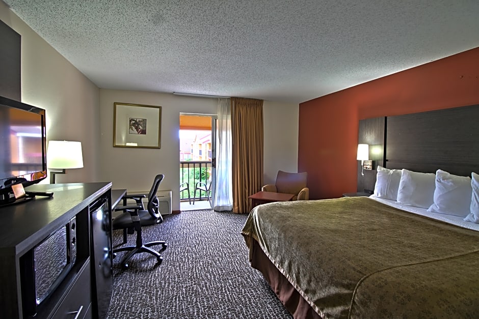 Chicago Club Inn & Suites