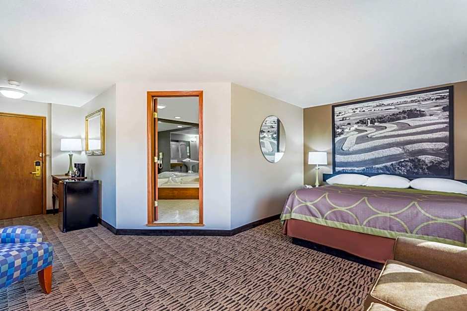 Super 8 by Wyndham Platteville