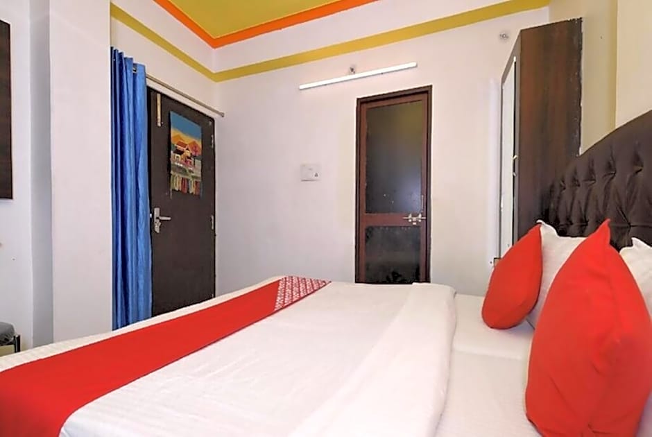 Goroomgo Temple City guest house Varanasi 750 meters from Ganga Assi Ghat
