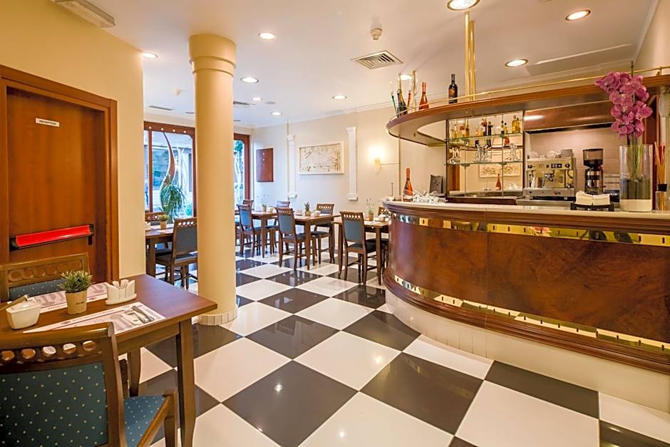 Best Western Plus Grand Hotel Victor Hugo