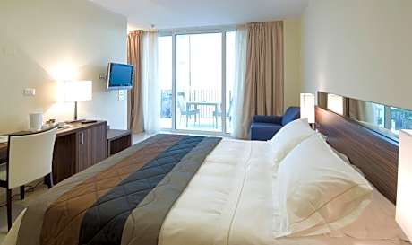 Superior Queen Room with Balcony