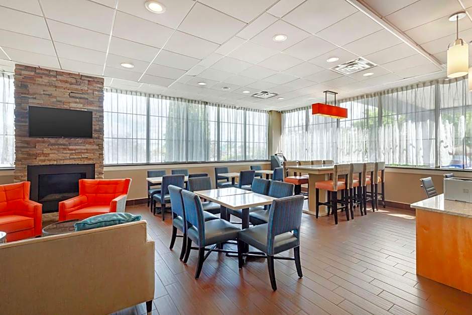 Best Western Hartford Hotel & Suites