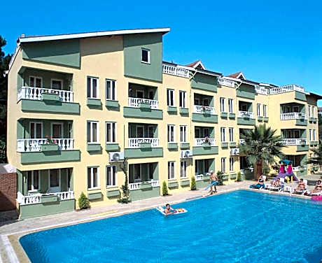 Club Sunset Apartments