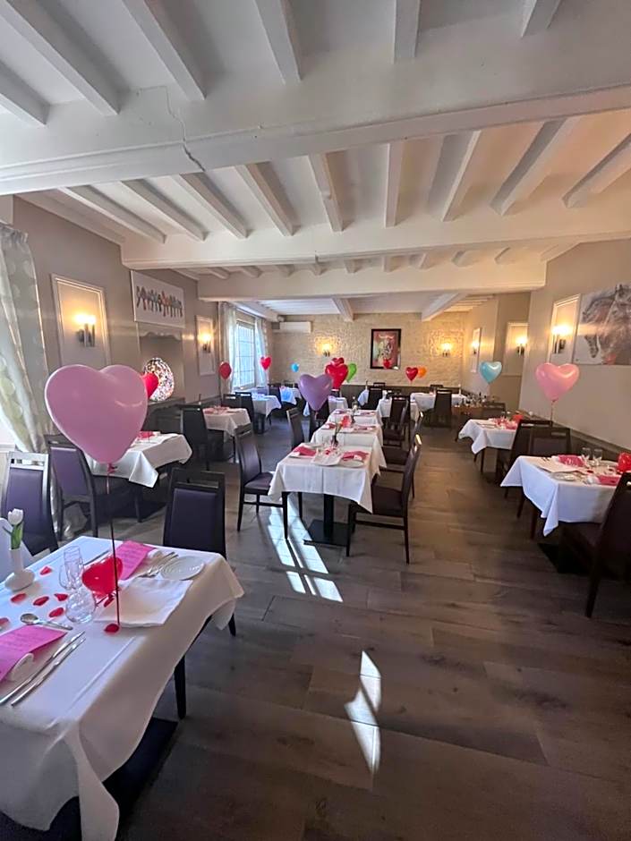 Logis Hôtel Restaurant La Vieille Auberge, Art and Gallery