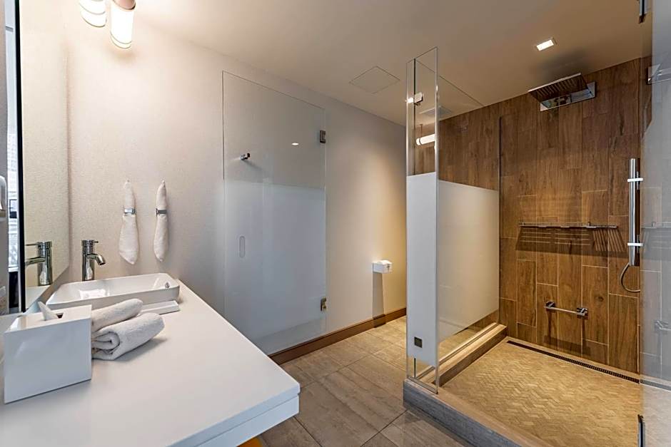 The Envoy Hotel, Autograph Collection by Marriott