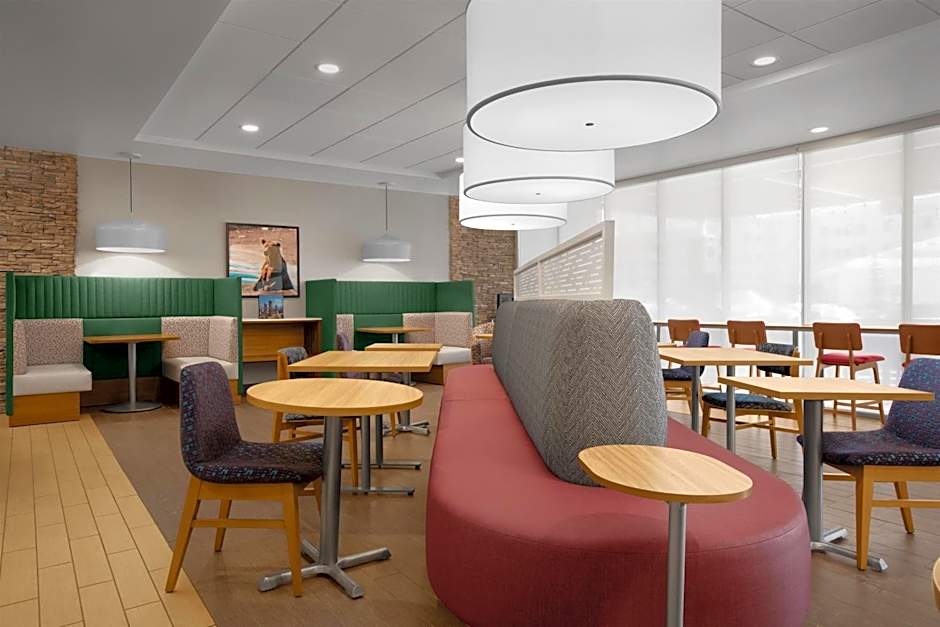 Home2 Suites by Hilton Anchorage/Midtown