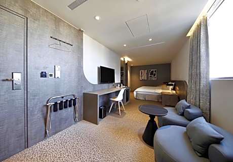 Queen Suite
