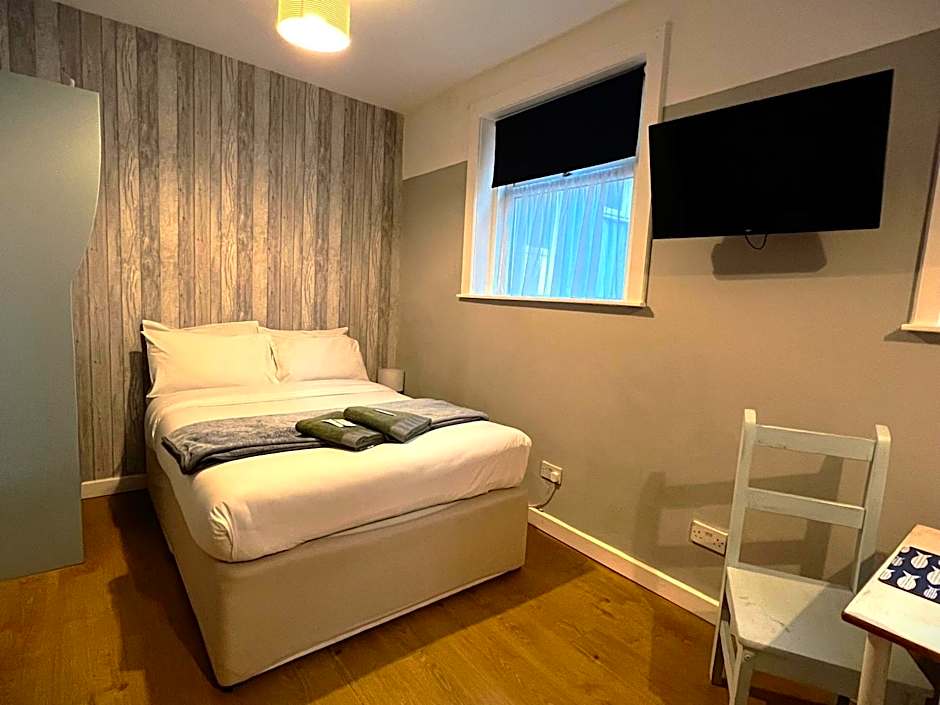 Central Cove Guesthouse