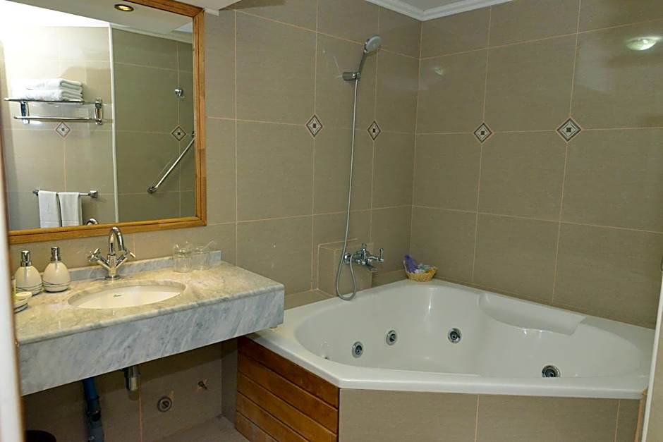 Howard Johnson Hotel Rinconada de Los Andes