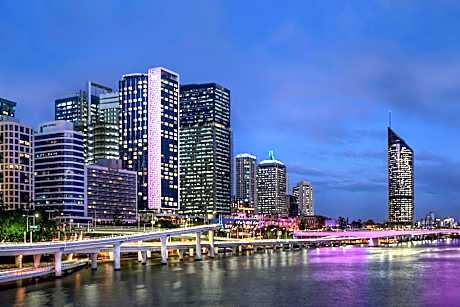 W Brisbane