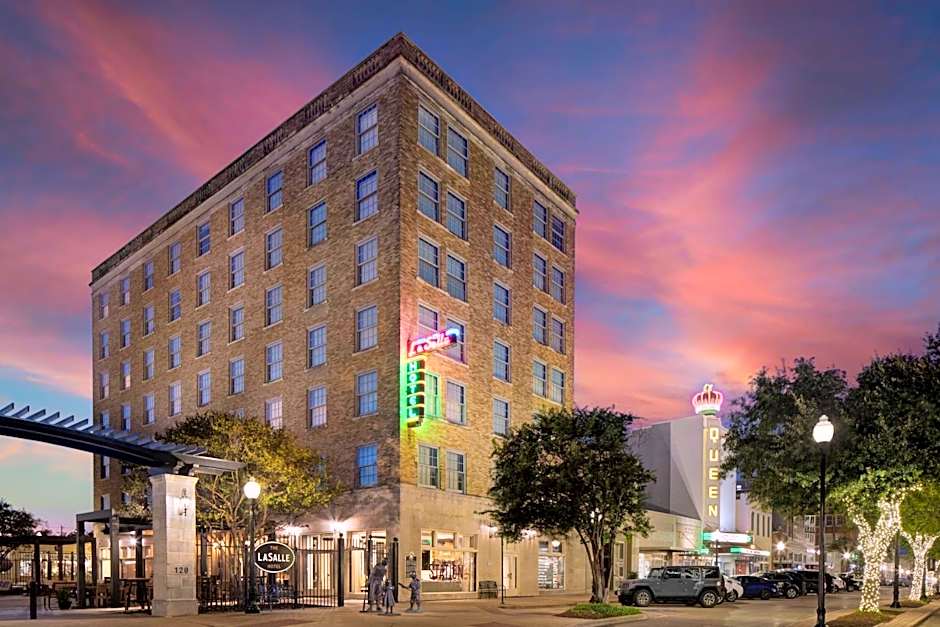 The LaSalle Hotel, Bryan College Station, a Tribute Portfolio Hotel